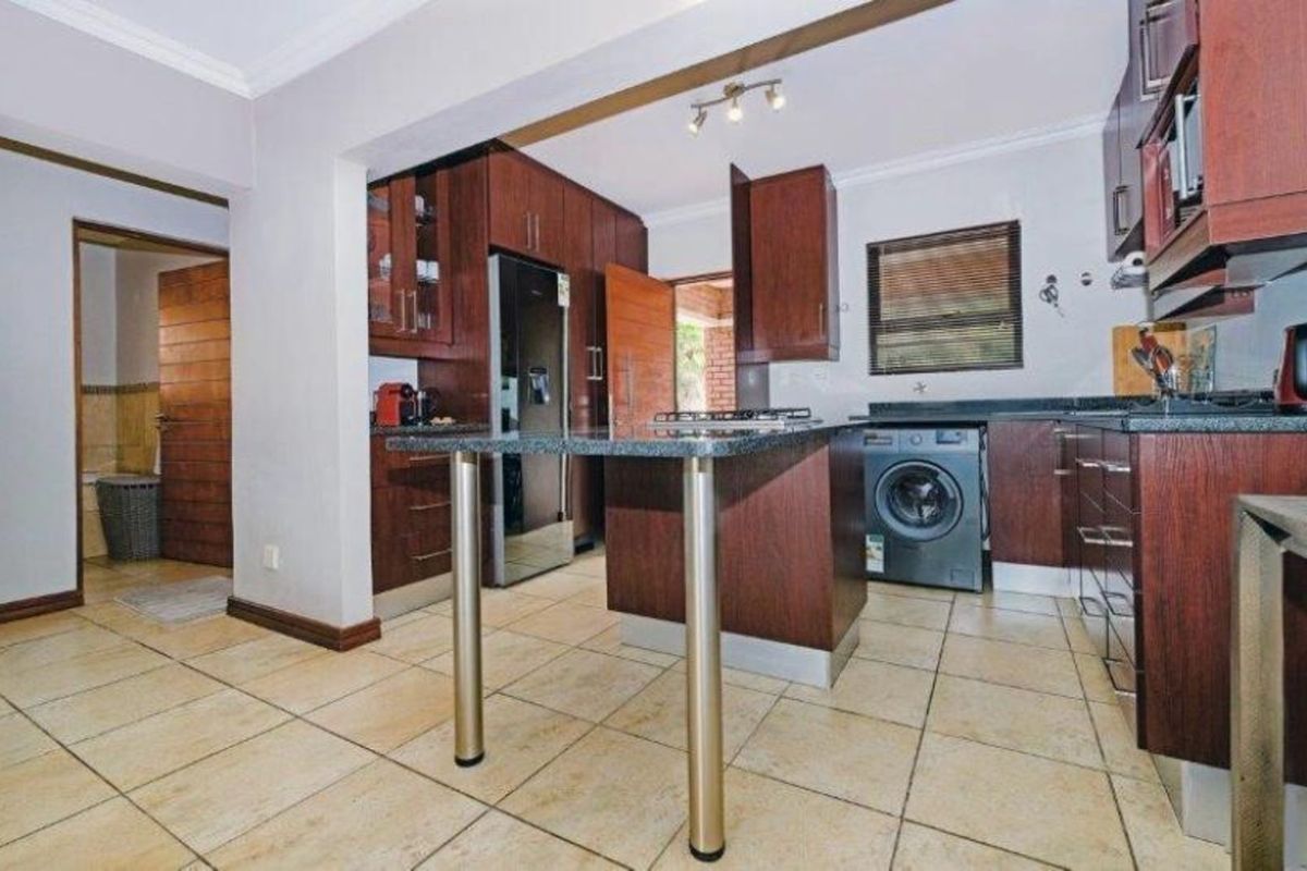 Apartment For Sale in Blackheath - Photo 3