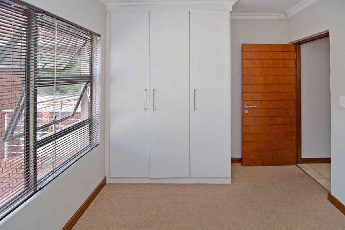 Apartment For Sale in Blackheath - Photo 5