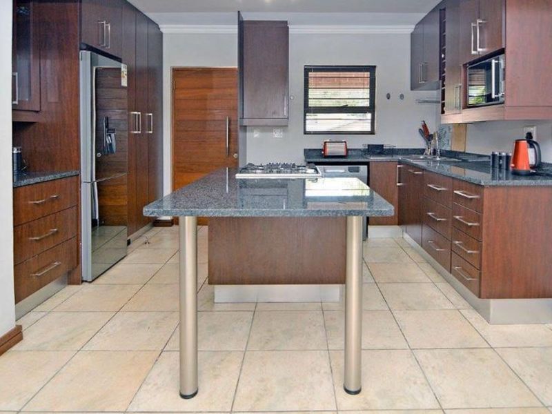 Apartment For Sale in Blackheath - Photo 4