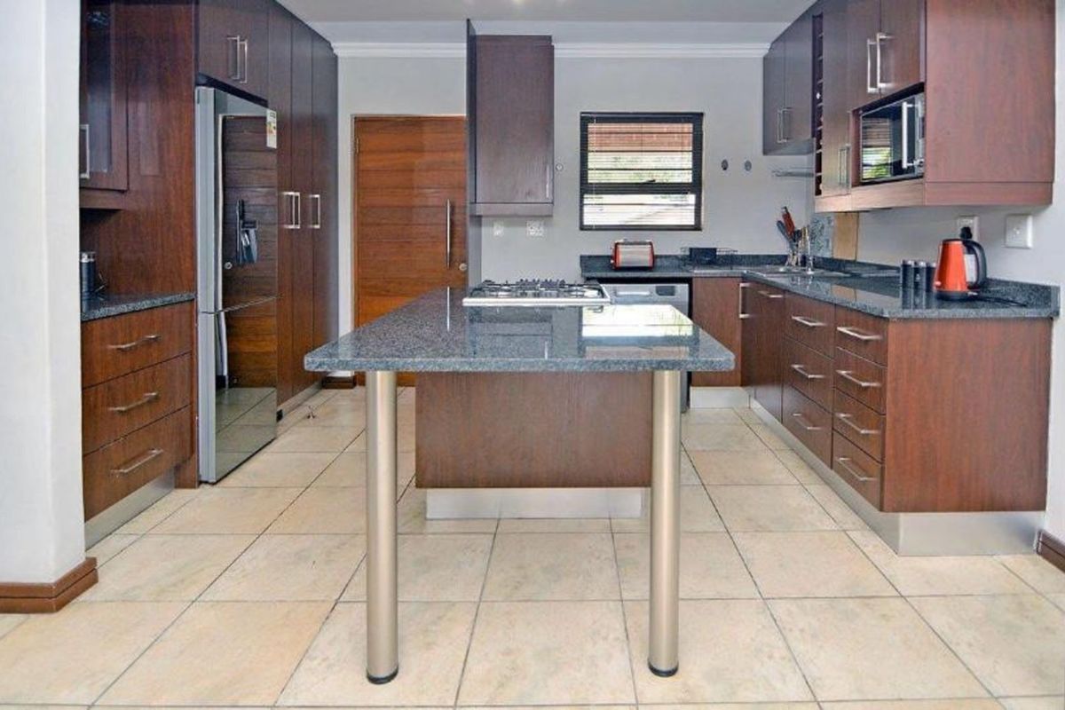 Apartment For Sale in Blackheath - Photo 4