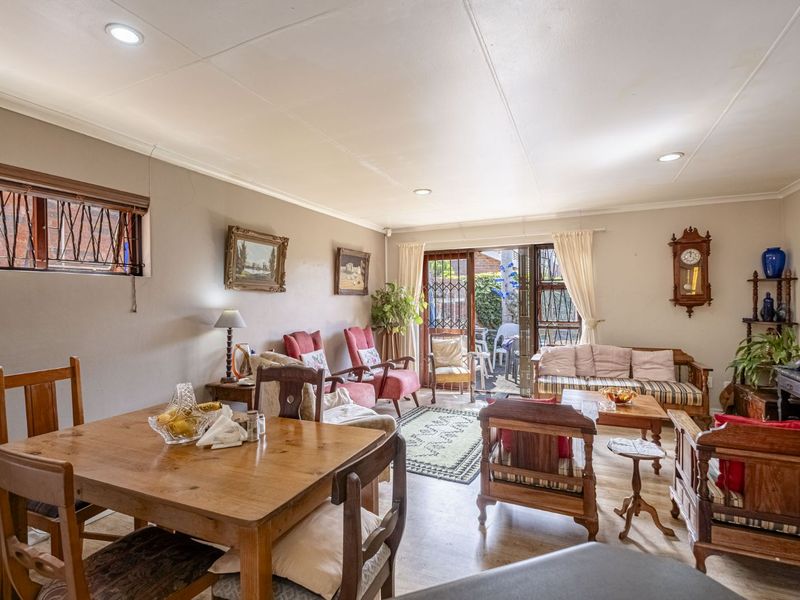 Townhouse For Sale in Springfield - Photo 7