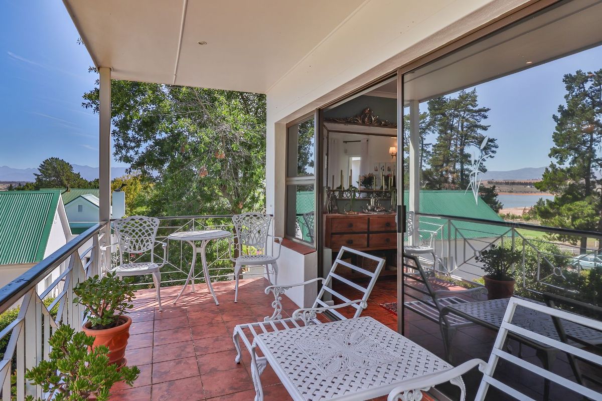 House For Sale in Theewaterskloof Country Estate - Photo 3