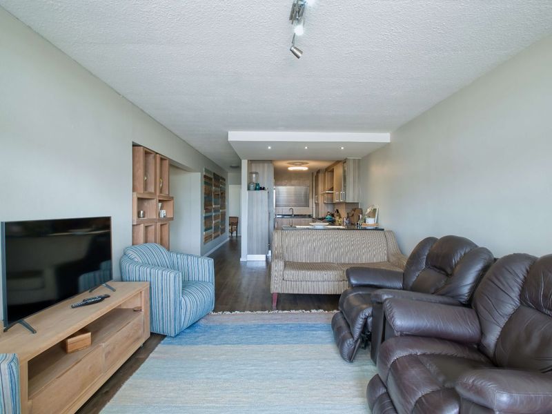 Apartment For Sale in Humewood - Photo 4