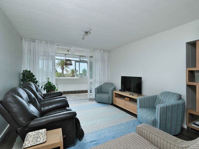 Apartment For Sale in Humewood - Photo 2