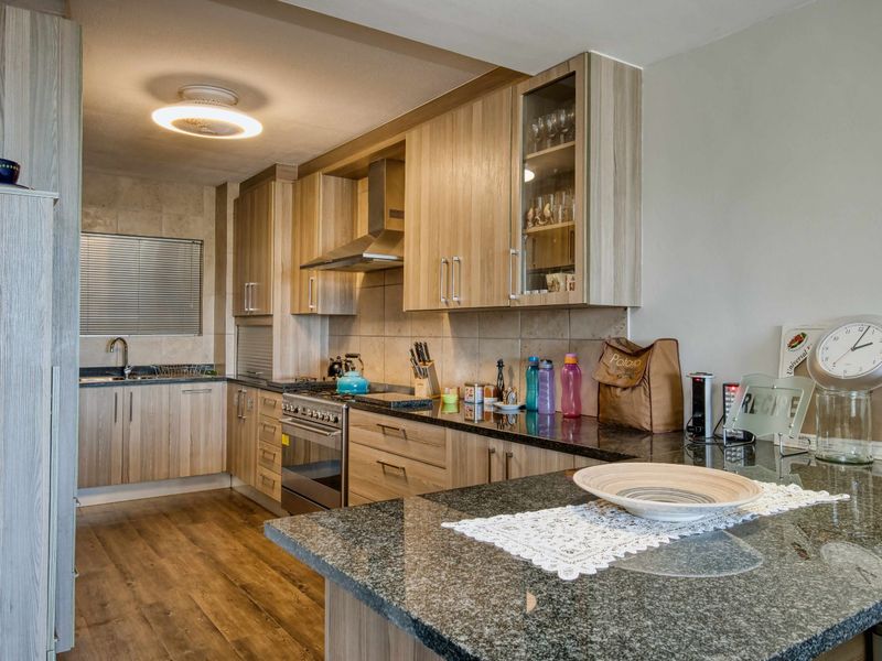 Apartment For Sale in Humewood - Photo 5