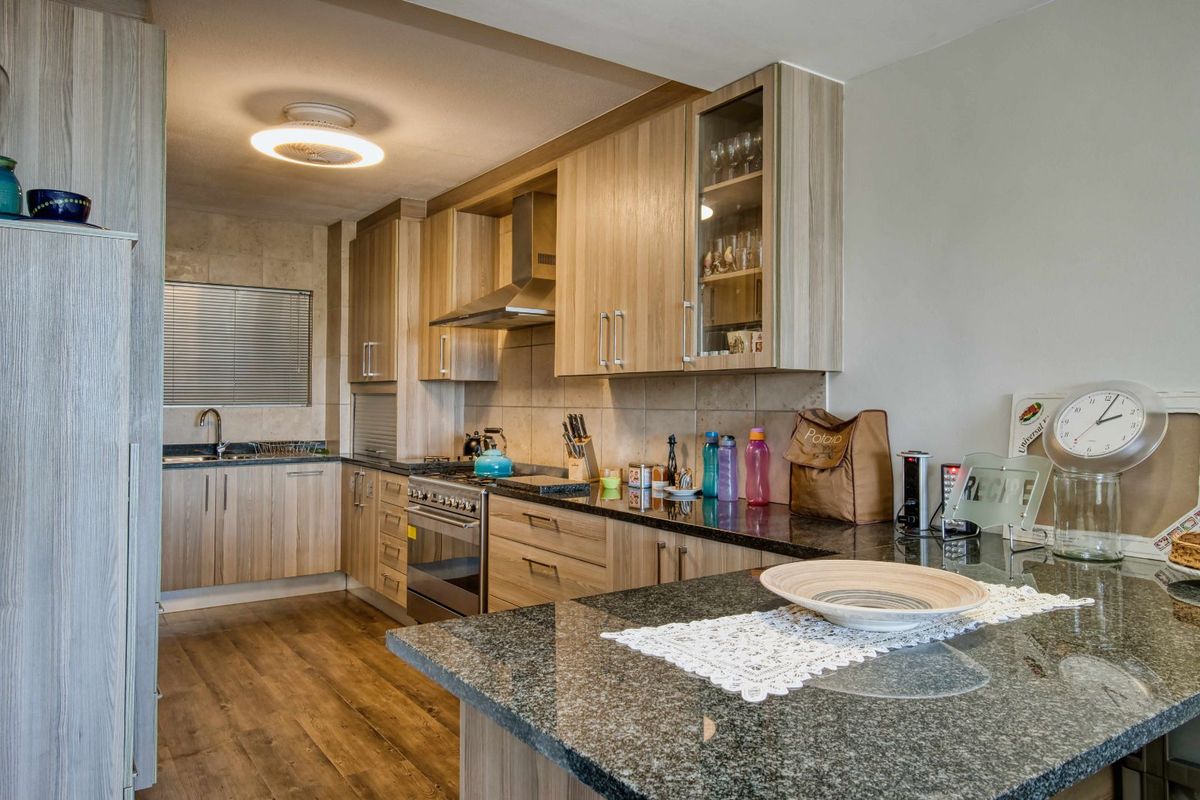 Apartment For Sale in Humewood - Photo 5