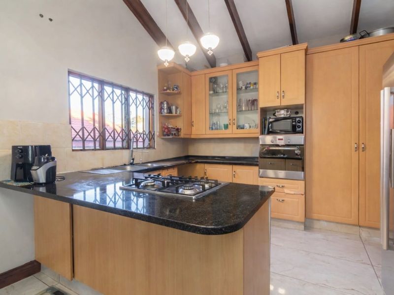 House For Sale in Northcliff - Photo 10