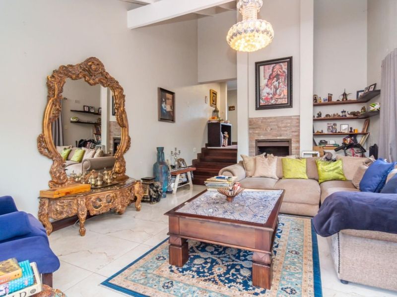 House For Sale in Northcliff - Photo 4