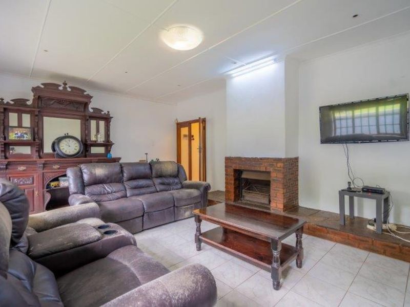 House For Sale in Waterfall - Photo 5