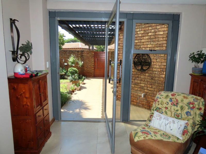 House For Sale in Eldoraigne - Photo 4