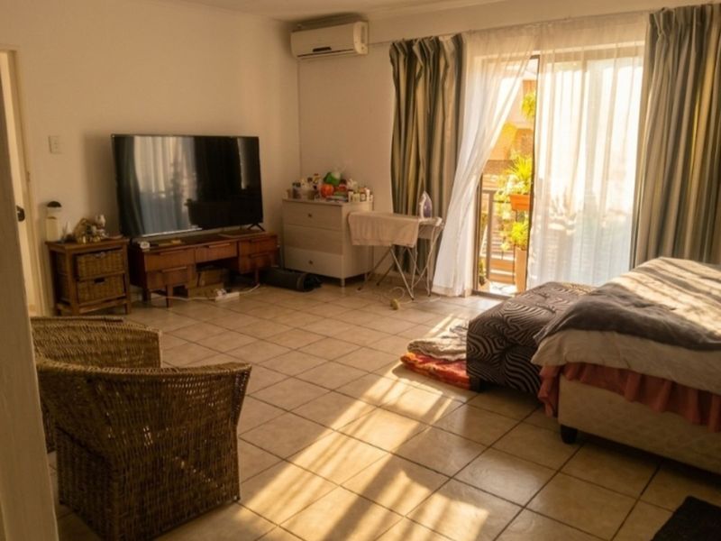 Townhouse For Sale in Wilgeheuwel - Photo 10