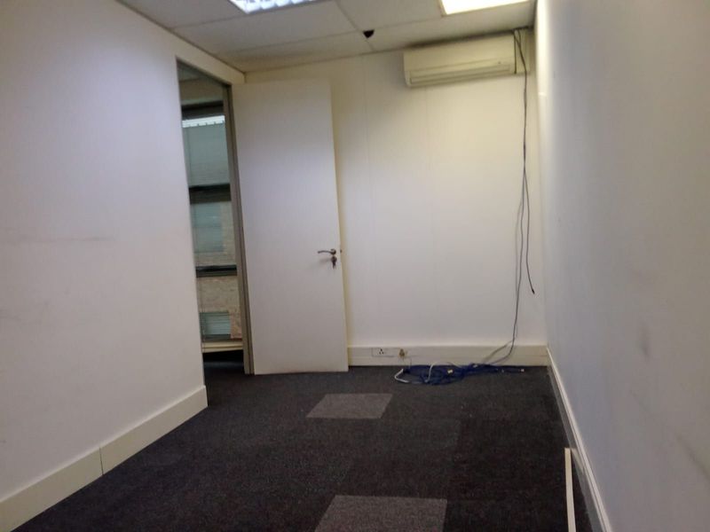 Commercial To Rent in Paulshof - Photo 6