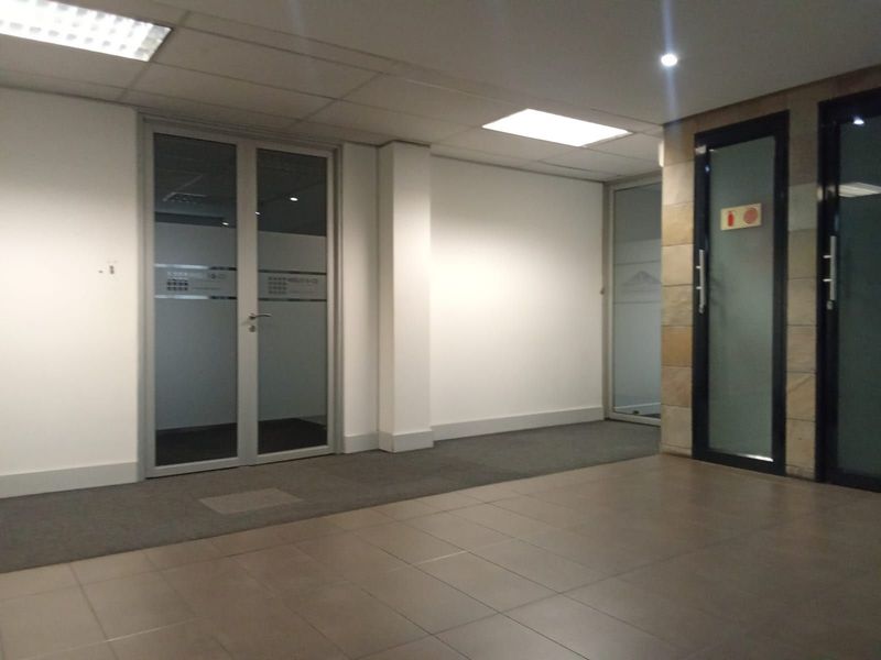 Commercial To Rent in Paulshof - Photo 3