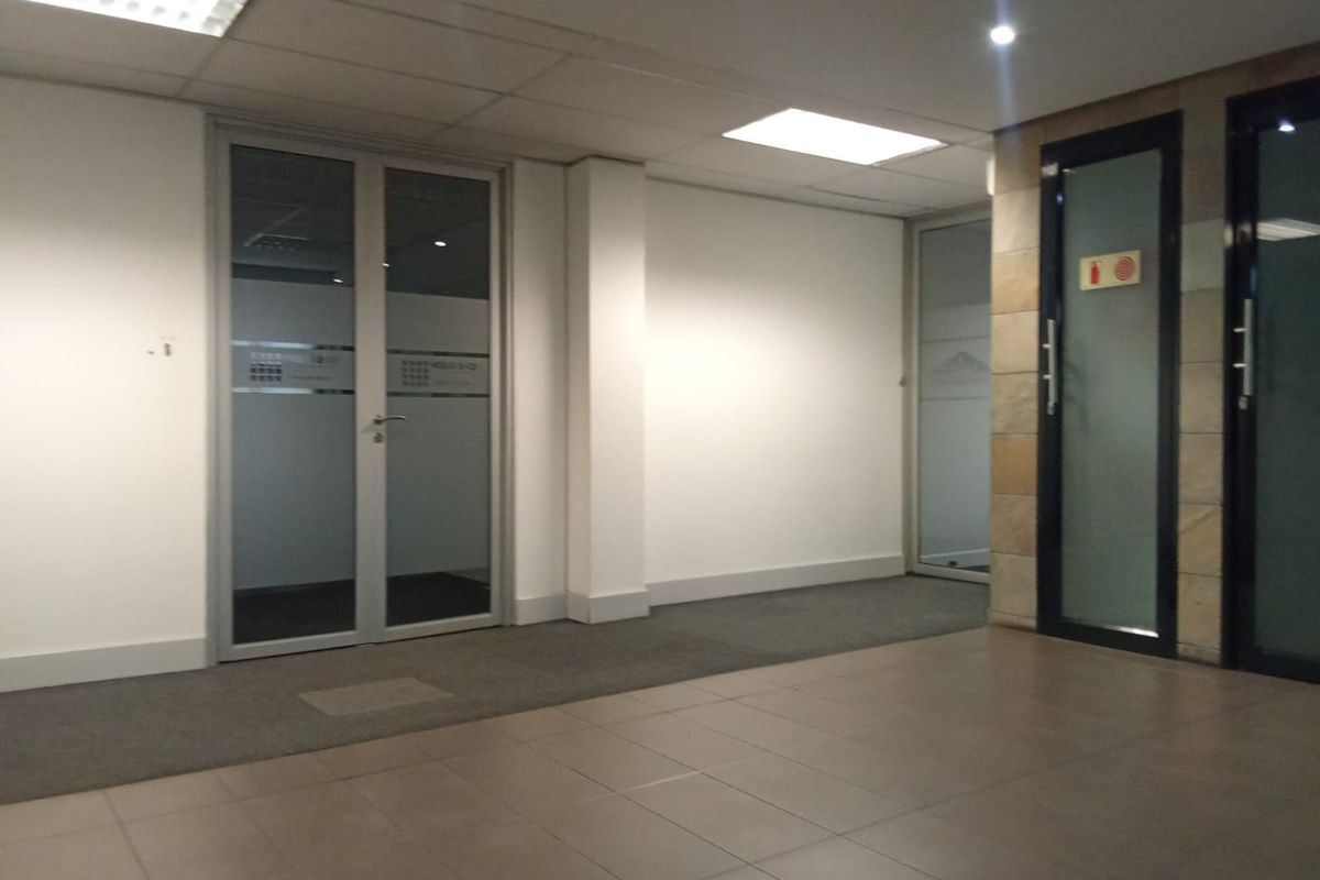 Commercial To Rent in Paulshof - Photo 3