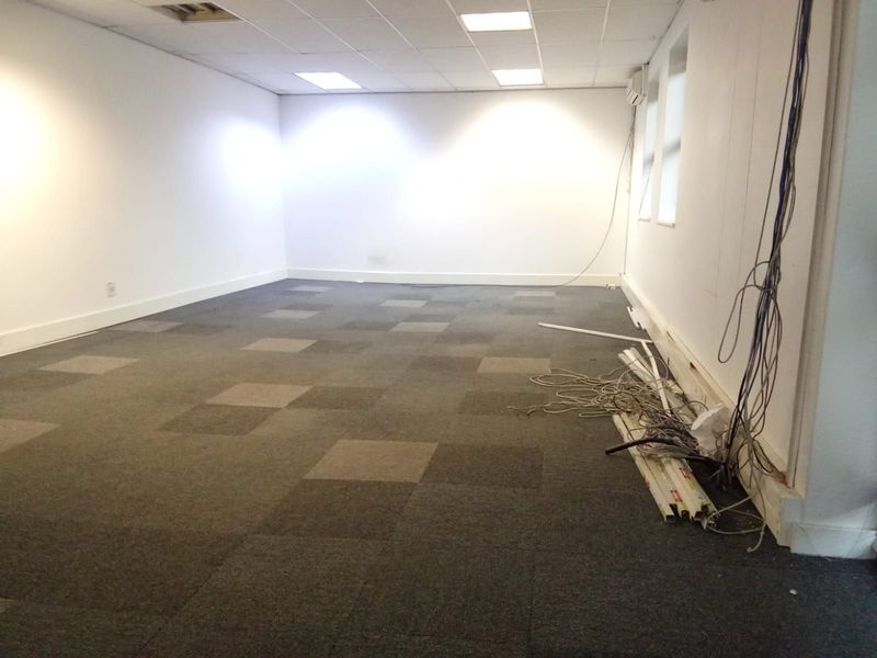 Commercial To Rent in Paulshof - Photo 10