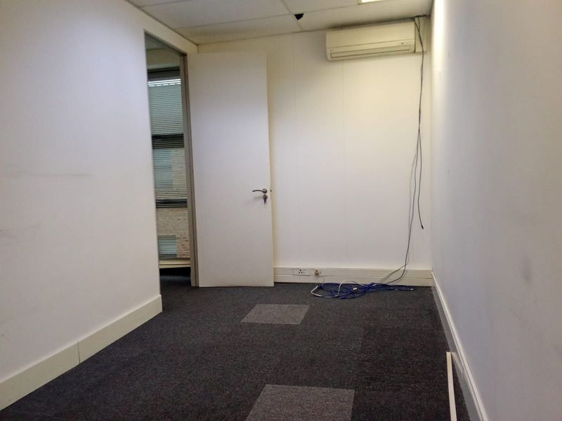 Commercial To Rent in Paulshof - Photo 9