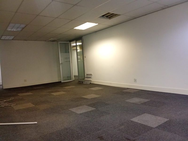 Commercial To Rent in Paulshof - Photo 4