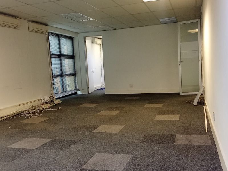 Commercial To Rent in Paulshof - Photo 5