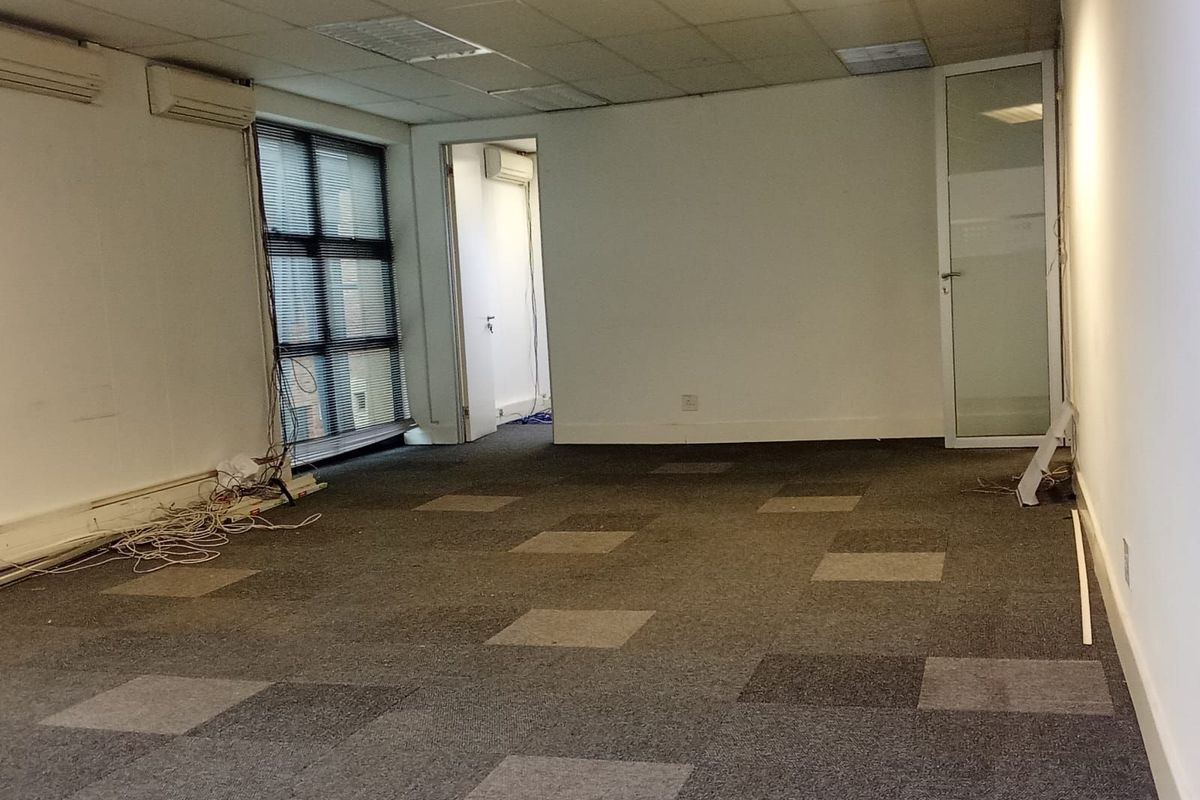 Commercial To Rent in Paulshof - Photo 5