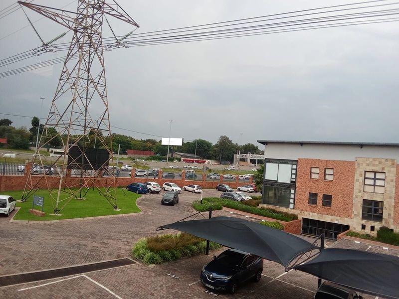 Commercial To Rent in Paulshof - Photo 2