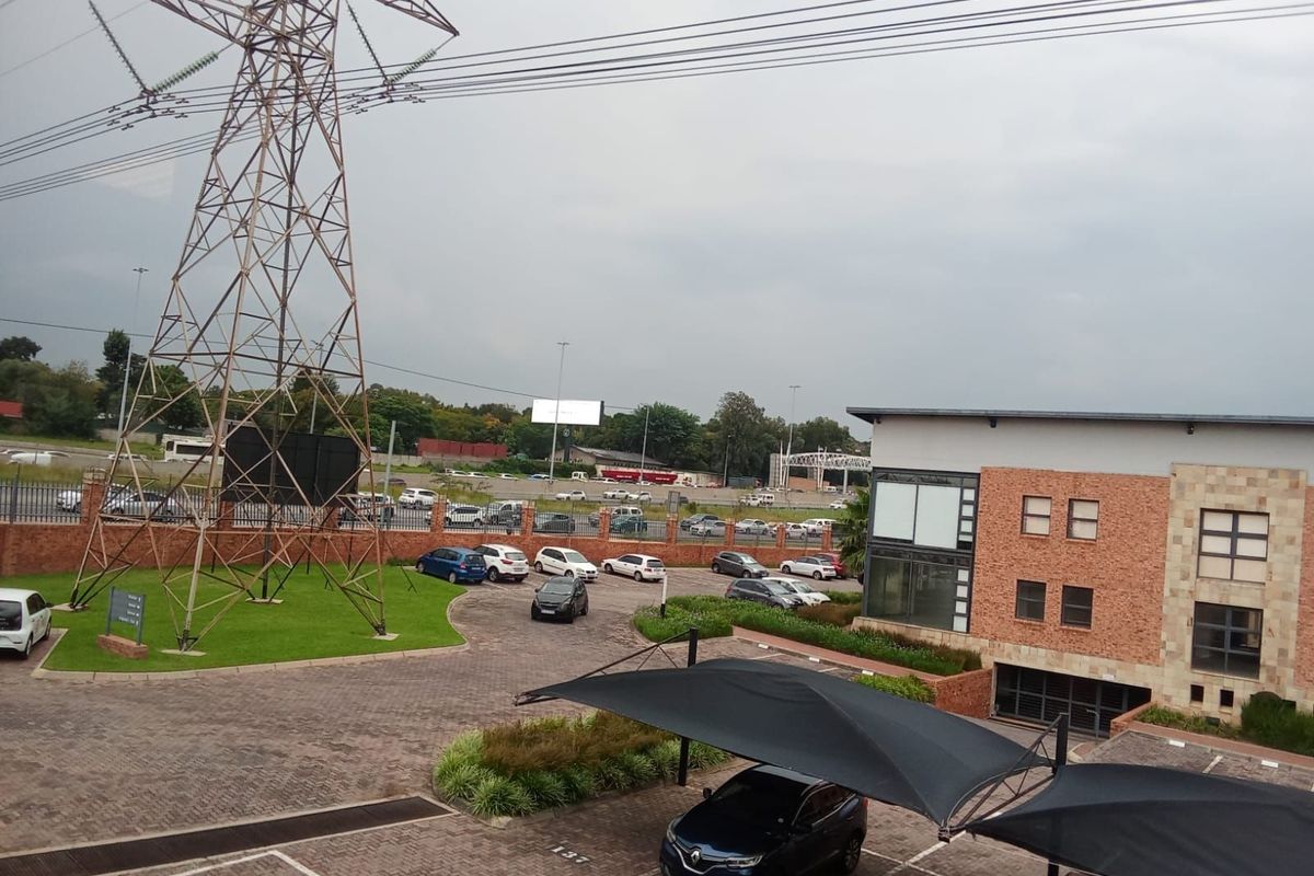 Commercial To Rent in Paulshof - Photo 2