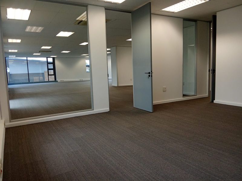 Commercial To Rent in Paulshof - Photo 10