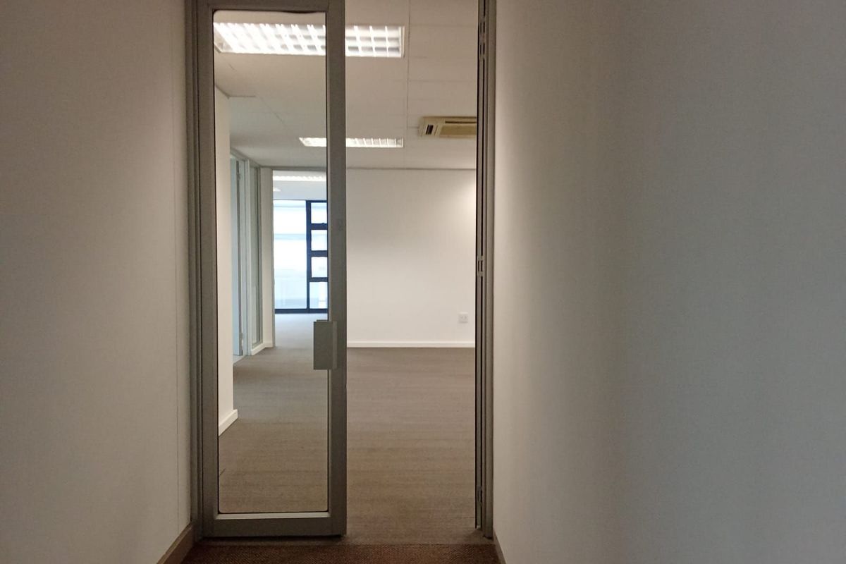 Commercial To Rent in Paulshof - Photo 3