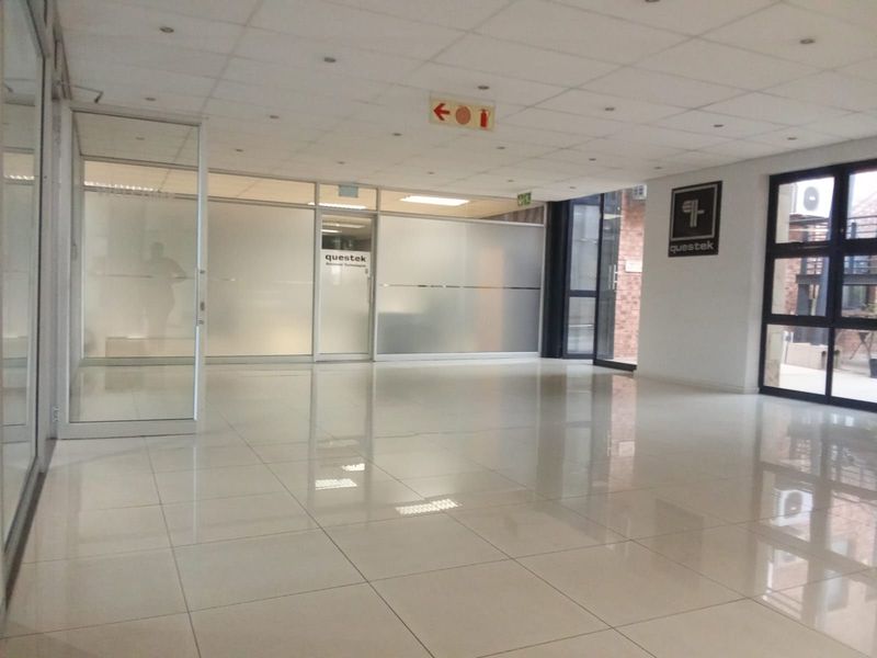 Commercial To Rent in Paulshof - Photo 6