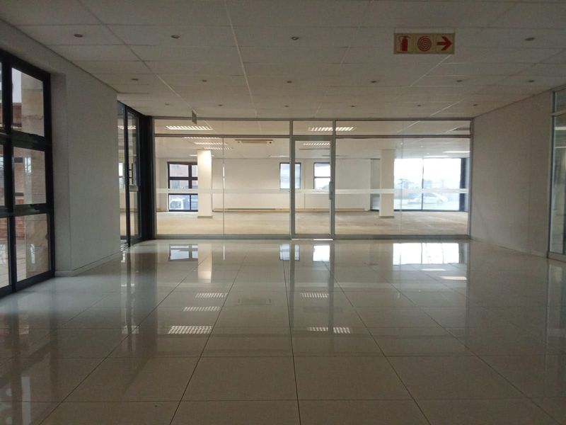 Commercial To Rent in Paulshof - Photo 5