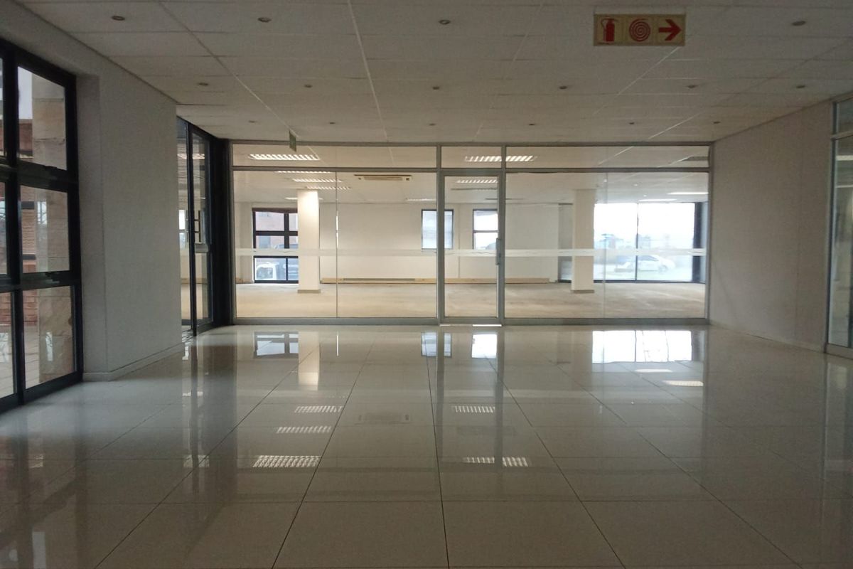 Commercial To Rent in Paulshof - Photo 5