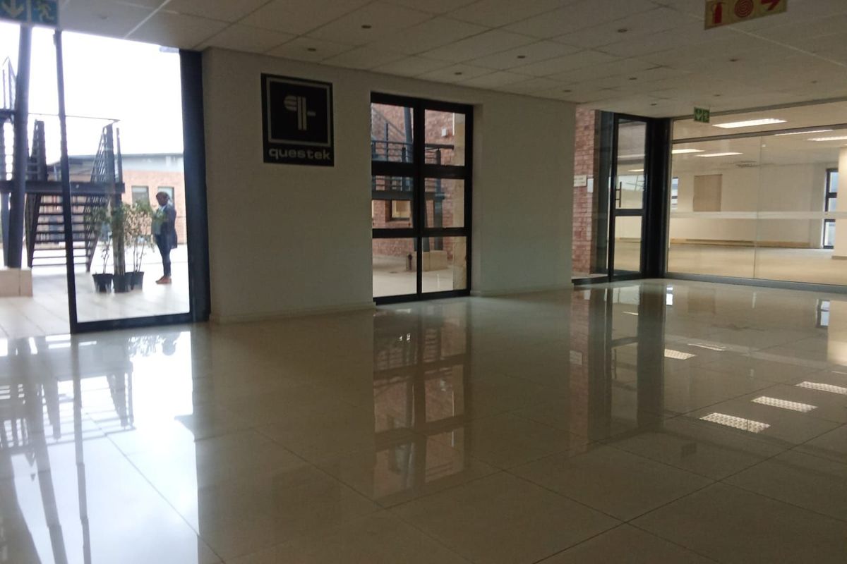 Commercial To Rent in Paulshof - Photo 4