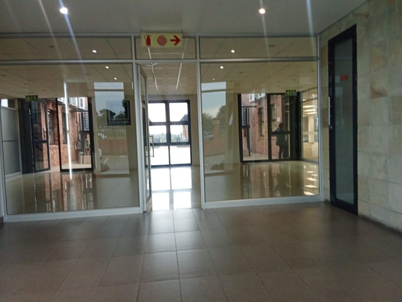 Commercial To Rent in Paulshof - Photo 3