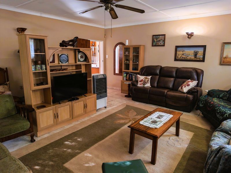 House For Sale in Modimolle Central - Photo 4