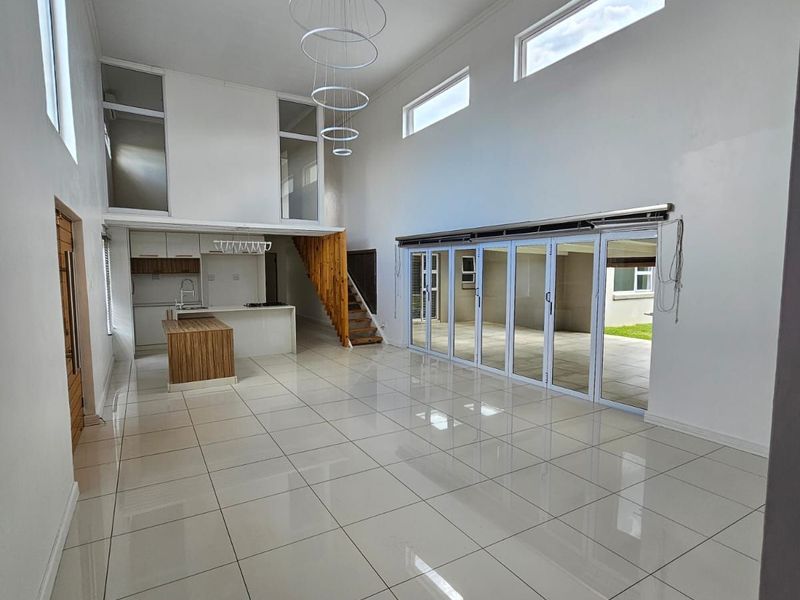 House For Sale in Royldene - Photo 8