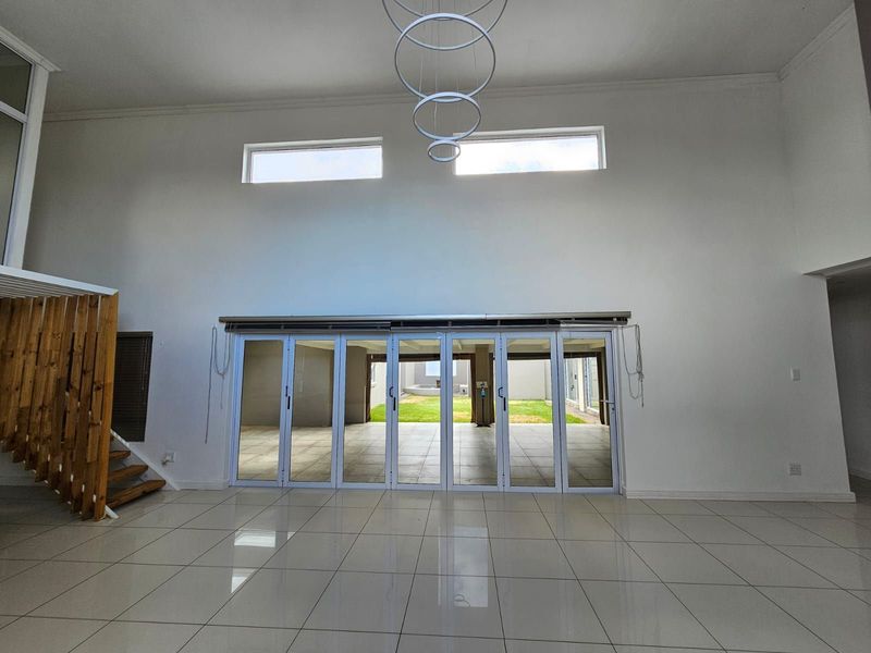 House For Sale in Royldene - Photo 6