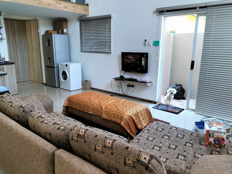 House For Sale in Royldene - Photo 4