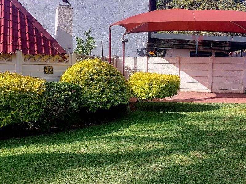 House For Sale in Flora Park - Photo 4