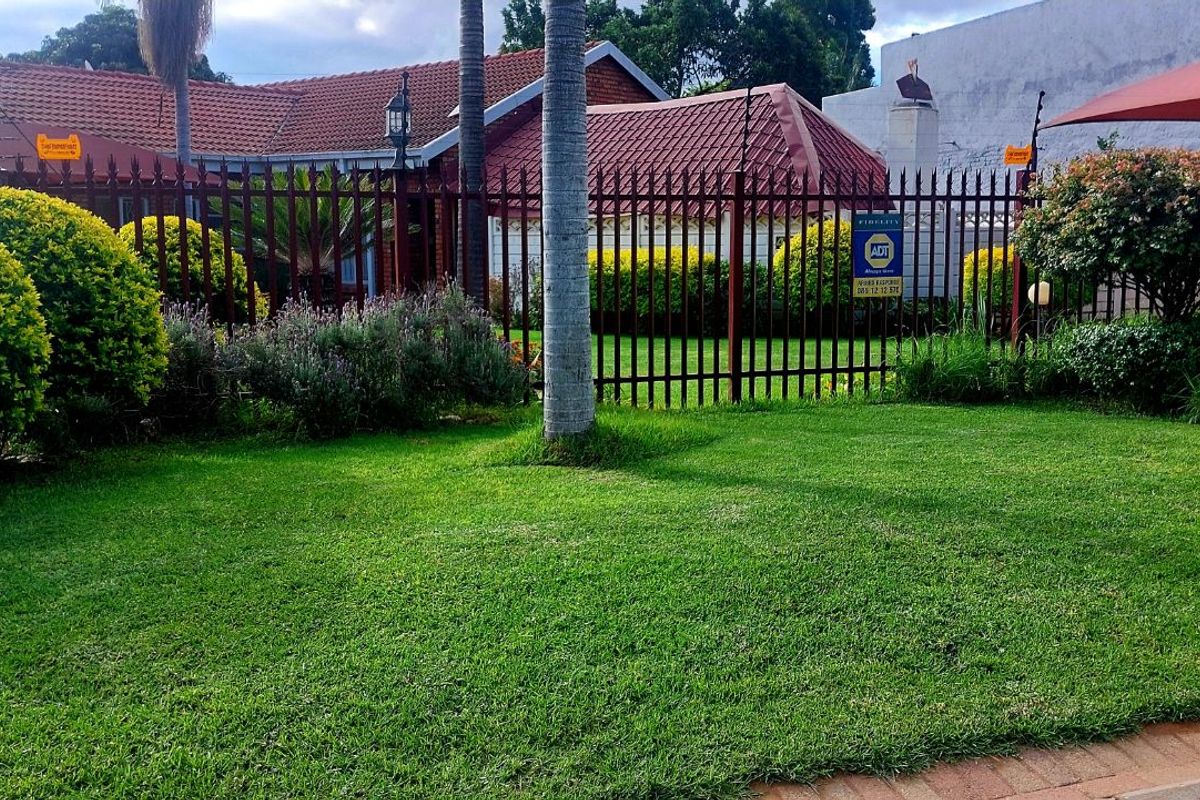 House For Sale in Flora Park - Photo 2