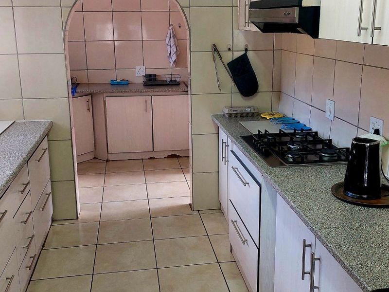 House For Sale in Flora Park - Photo 3