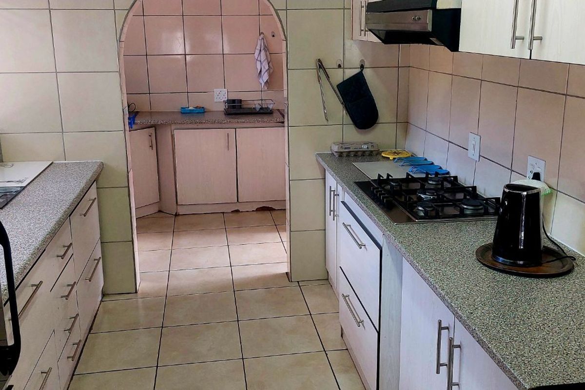 House For Sale in Flora Park - Photo 3