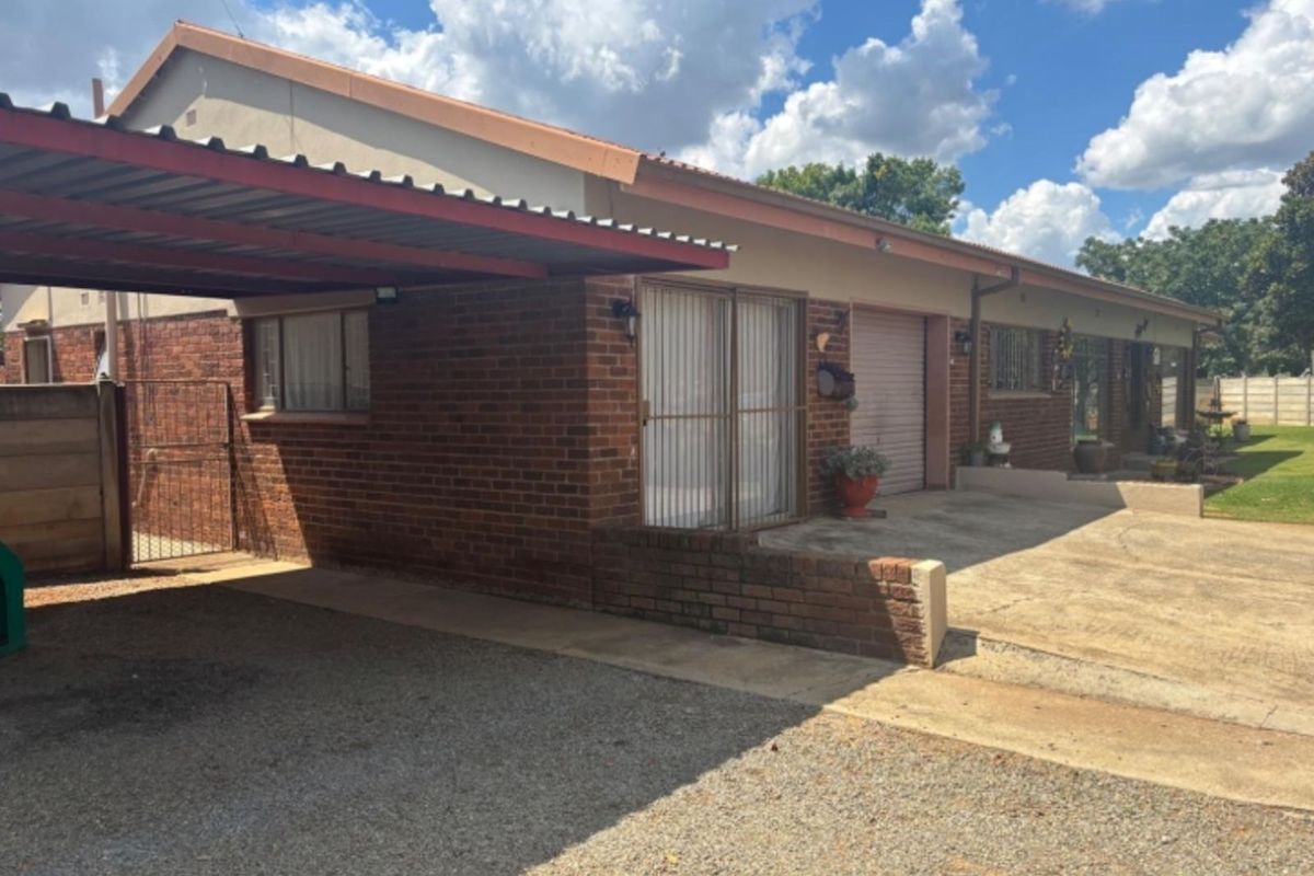 House For Sale in Merriespruit - Photo 3