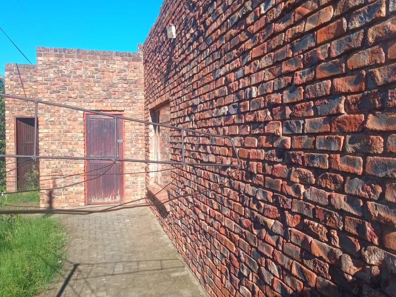 House For Sale in Botshabelo - Photo 2