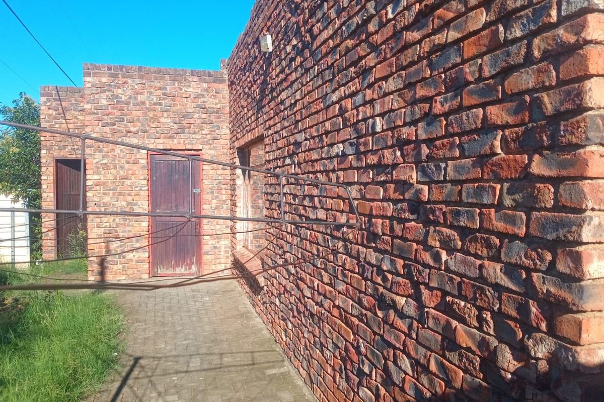 House For Sale in Botshabelo - Photo 2