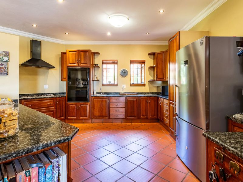 House For Sale in Mooikloof Equestrian Estate - Photo 2