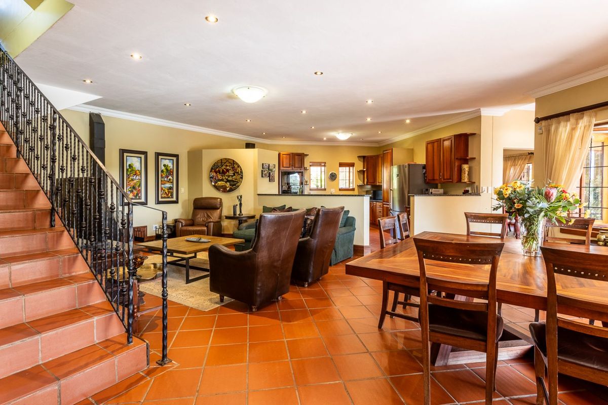 House For Sale in Mooikloof Equestrian Estate - Photo 4