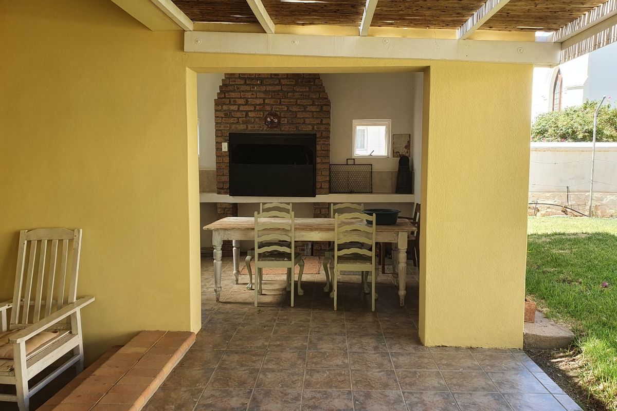 House For Sale in Prince Albert Central - Photo 4