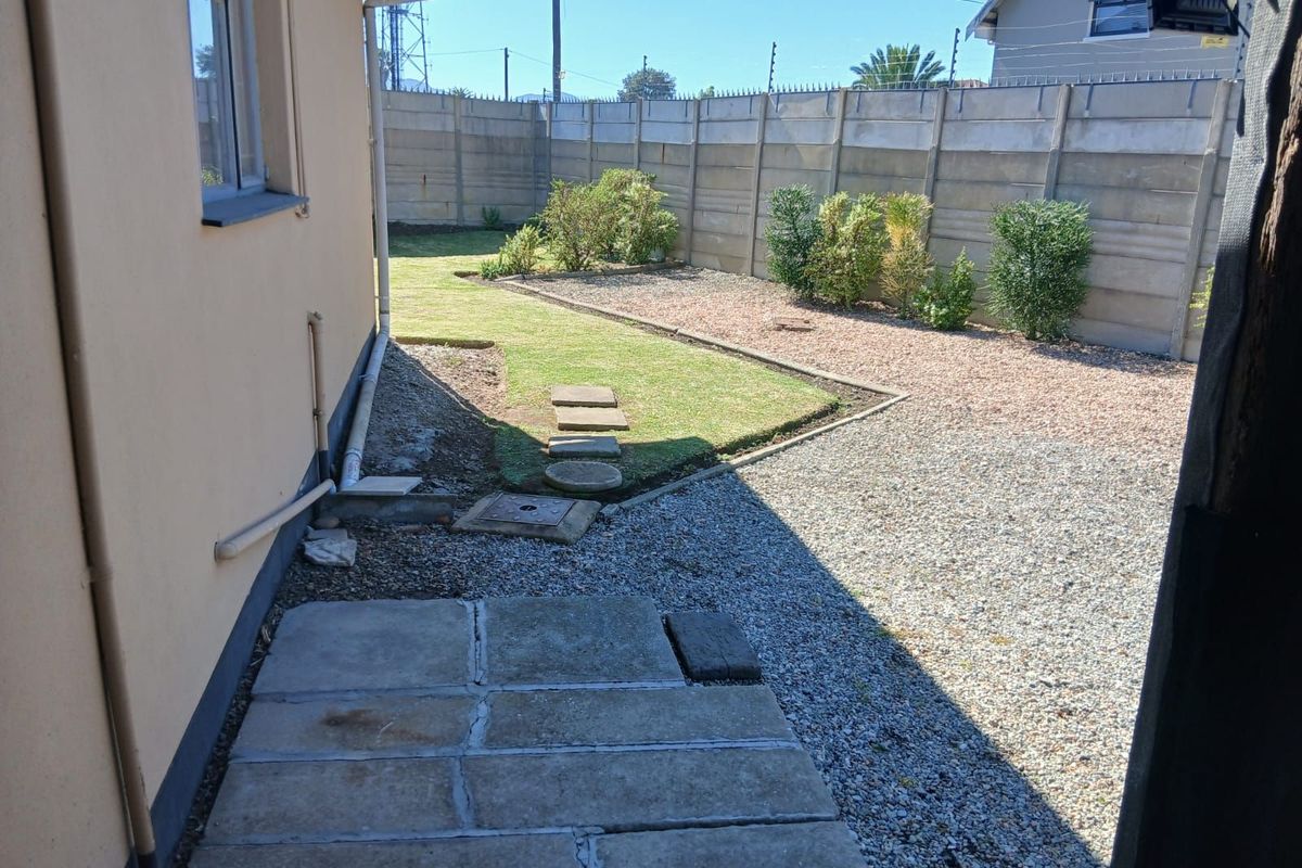 Apartment To Rent in George South - Photo 2