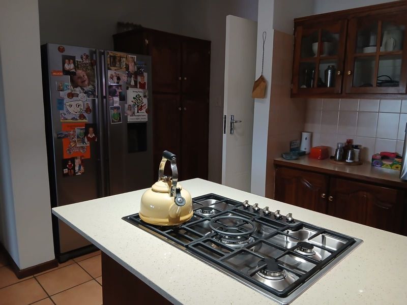 House For Sale in Moreleta Park - Photo 4