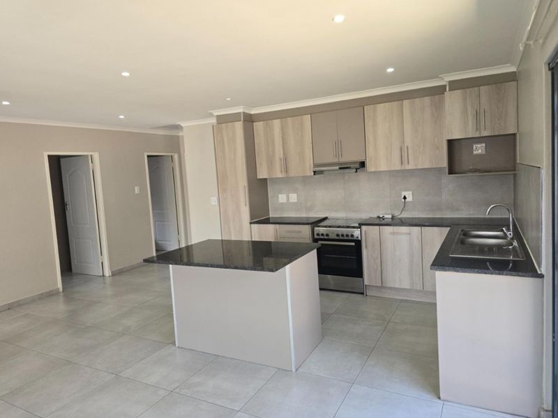 House For Sale in Secunda Central - Photo 2