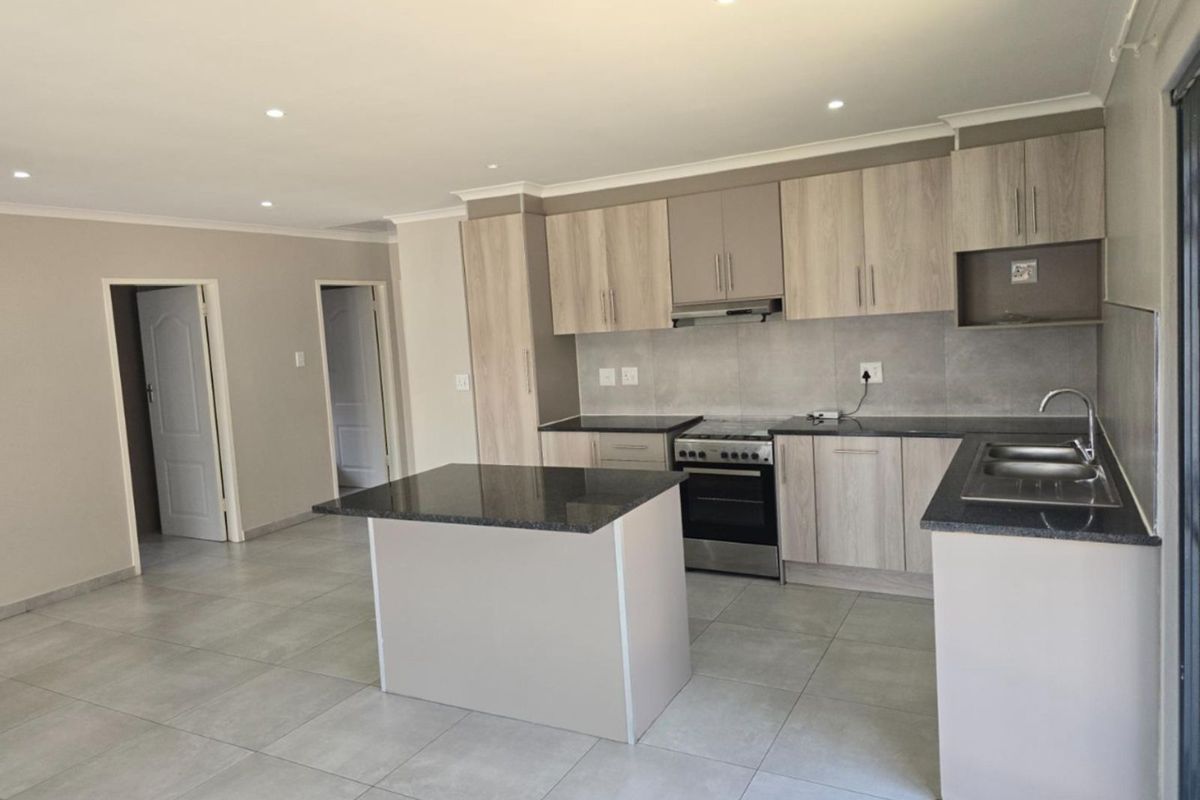 House For Sale in Secunda Central - Photo 2